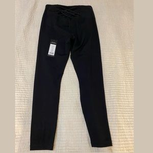 Yoga-Lic-Ious women’s workout super soft leggings in size medium.